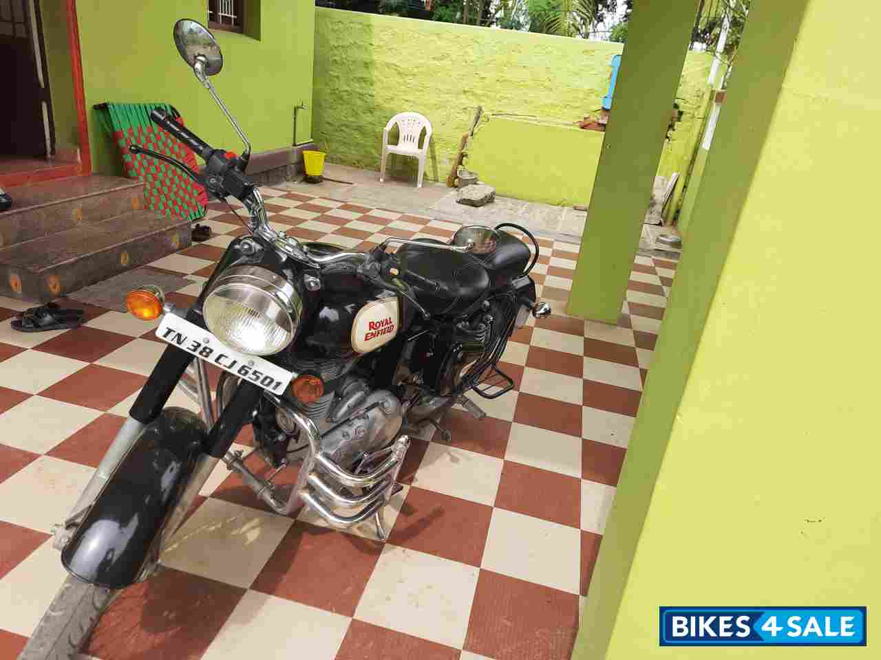 Black Royal Enfield Classic 350