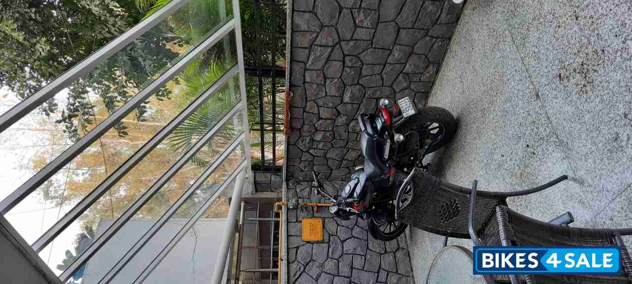 Black Matt Bajaj Avenger Street 220