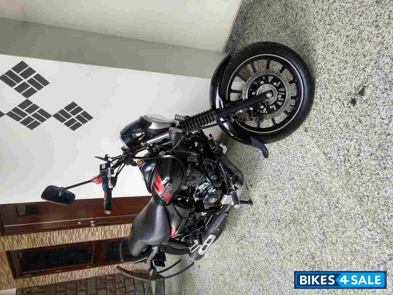 Black Matt Bajaj Avenger Street 220