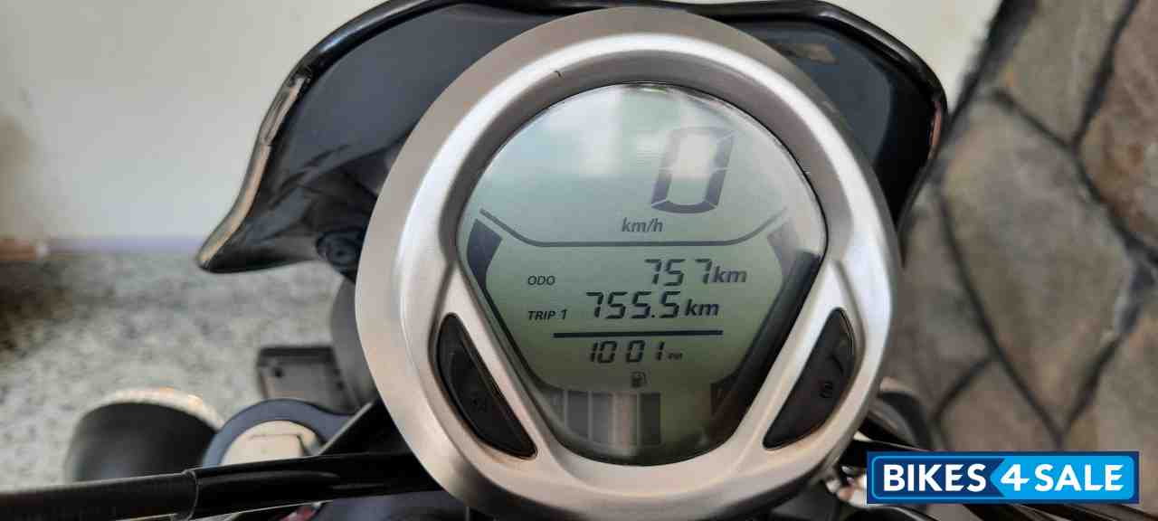 Black Matt Bajaj Avenger Street 220