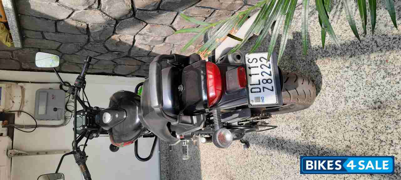 Black Matt Bajaj Avenger Street 220