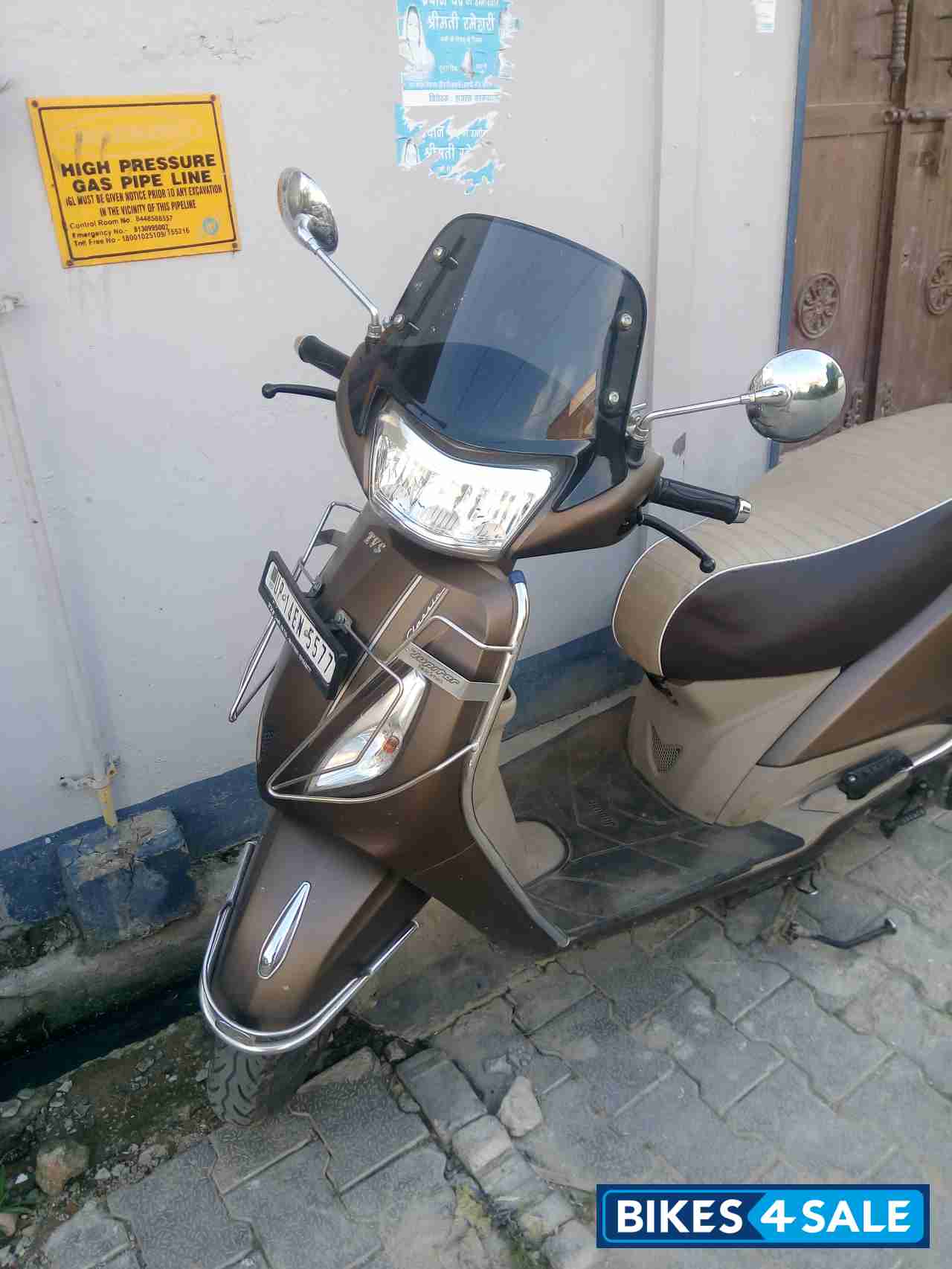 Beaver Brown TVS Jupiter Classic