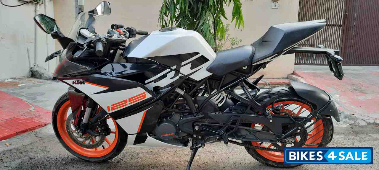 Orange, White,black KTM RC 125