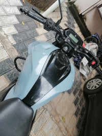 Nardo Grey Yamaha FZ25