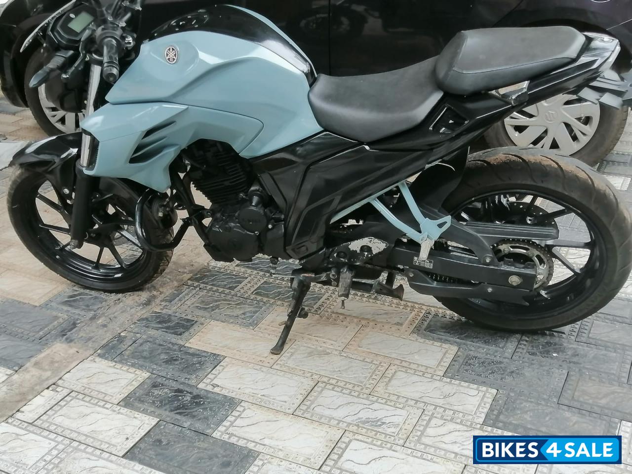 Nardo Grey Yamaha FZ25