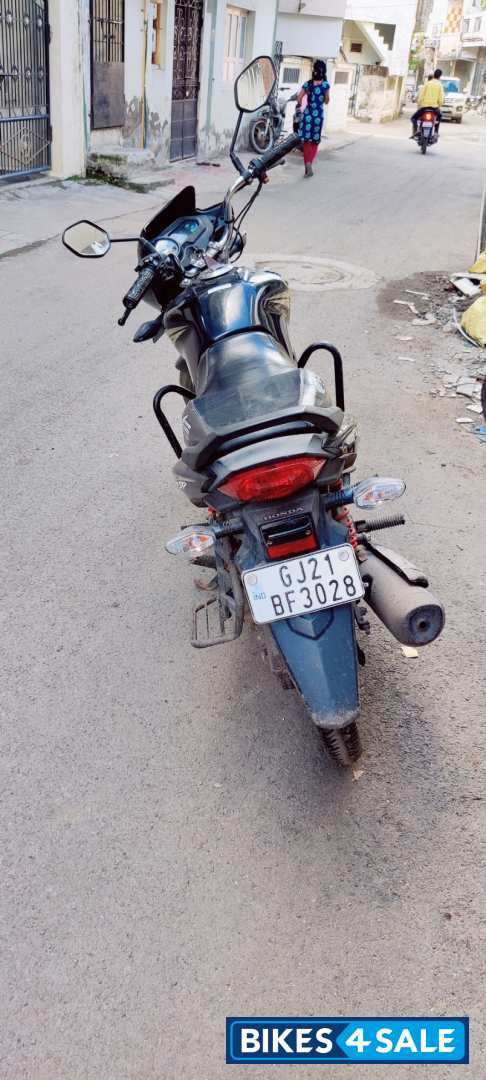Black Honda CB Shine