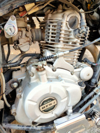 Black Bajaj Avenger 220 DTS-i