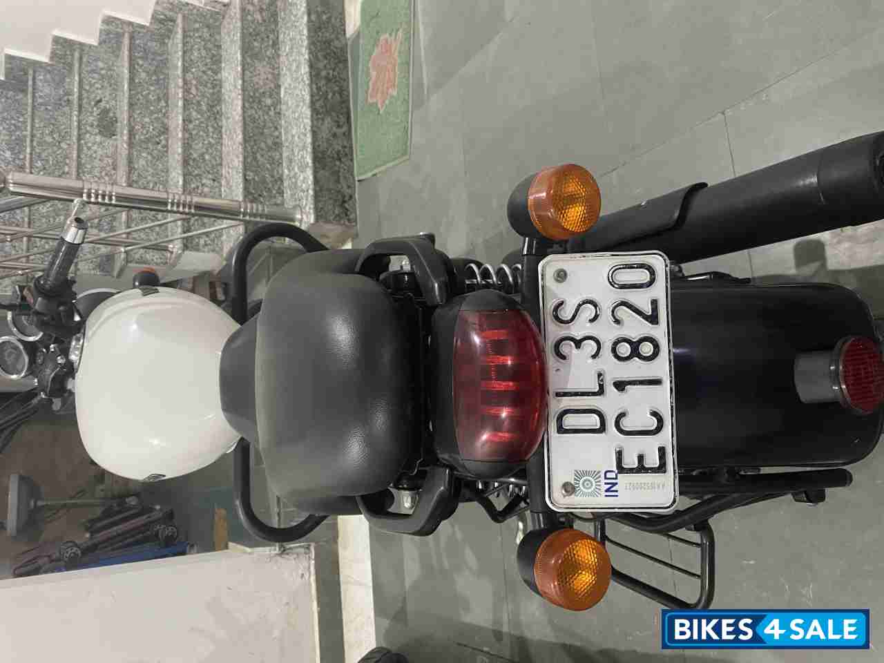 White Royal Enfield Thunderbird X 350