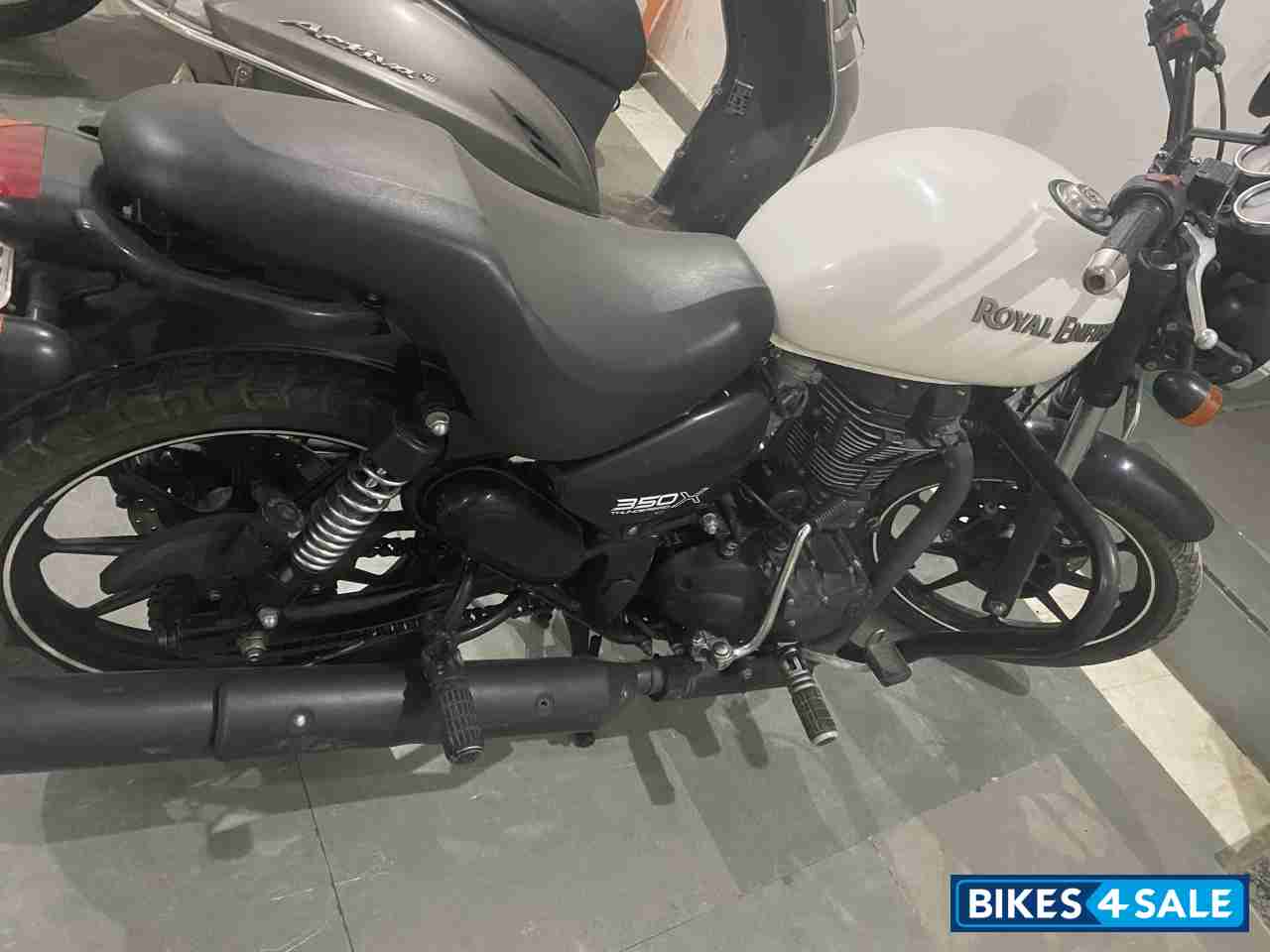 White Royal Enfield Thunderbird X 350
