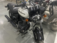 White Royal Enfield Thunderbird X 350