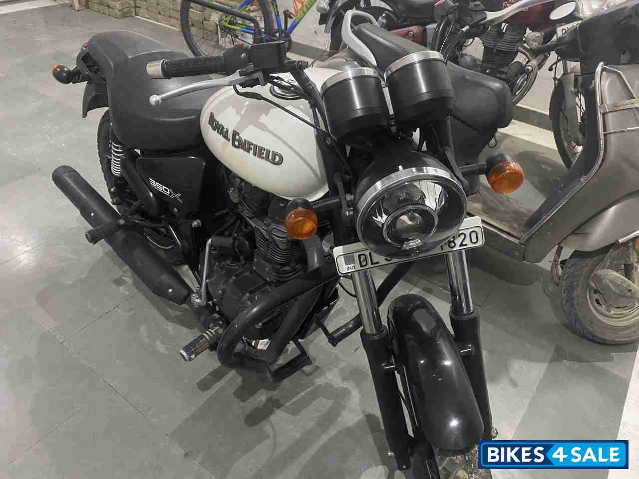 White Royal Enfield Thunderbird X 350