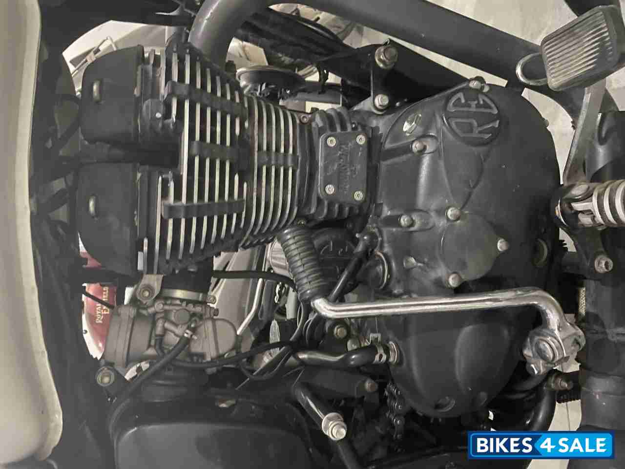 White Royal Enfield Thunderbird X 350