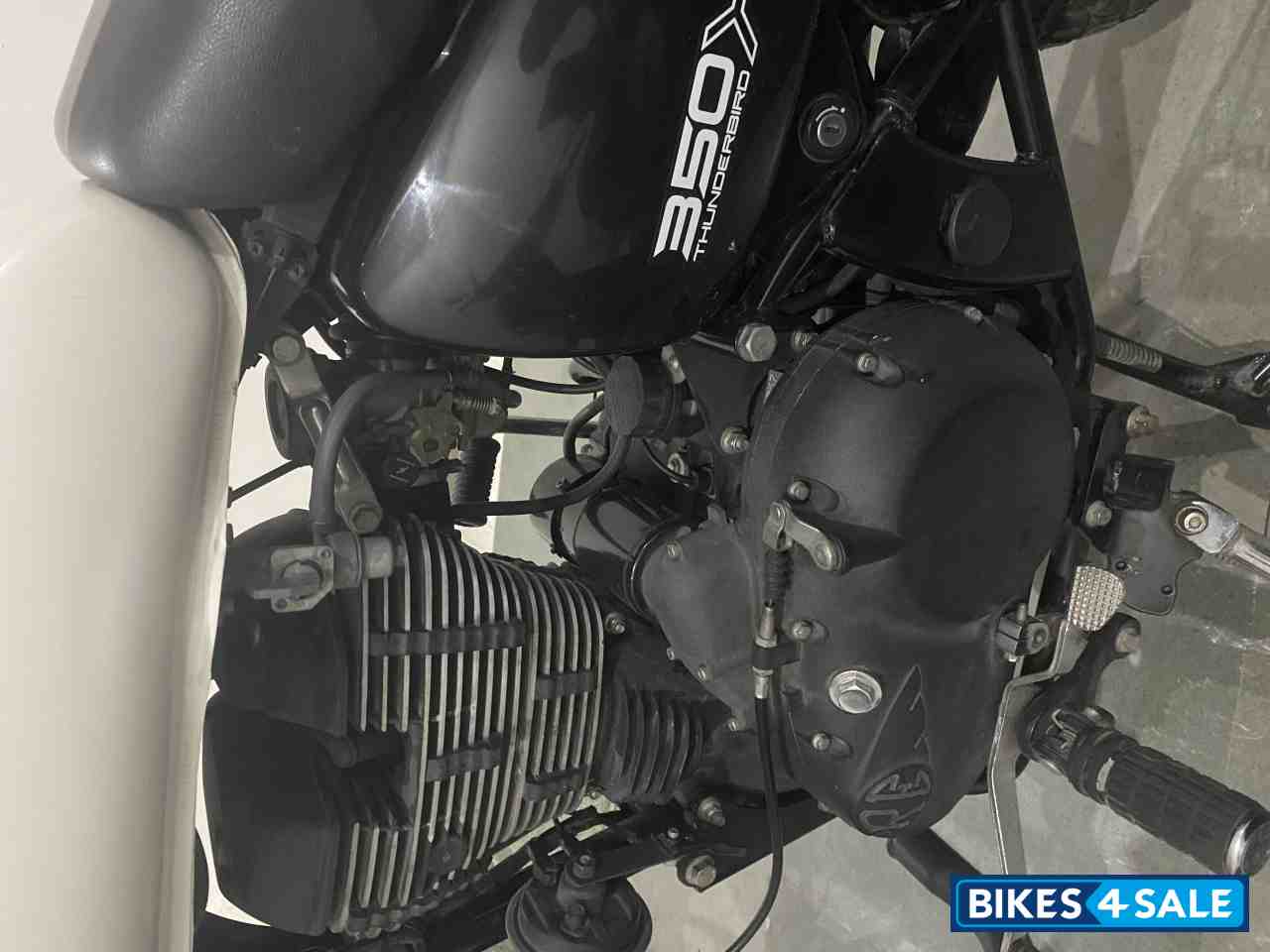 White Royal Enfield Thunderbird X 350