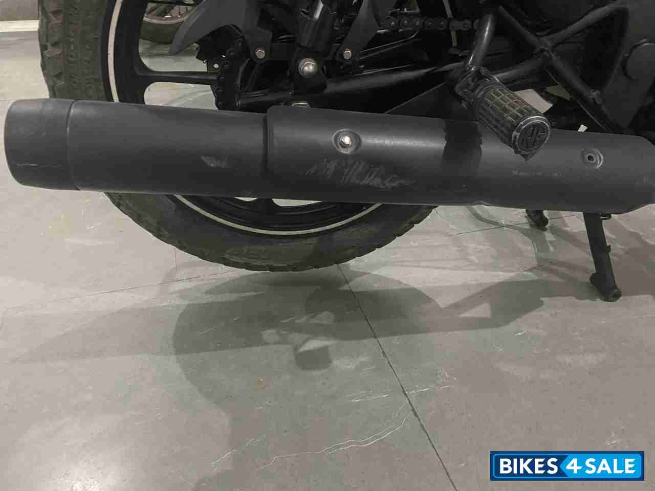 White Royal Enfield Thunderbird X 350