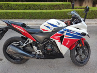 Tricolor Honda CBR 250R ABS