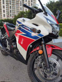Tricolor Honda CBR 250R ABS