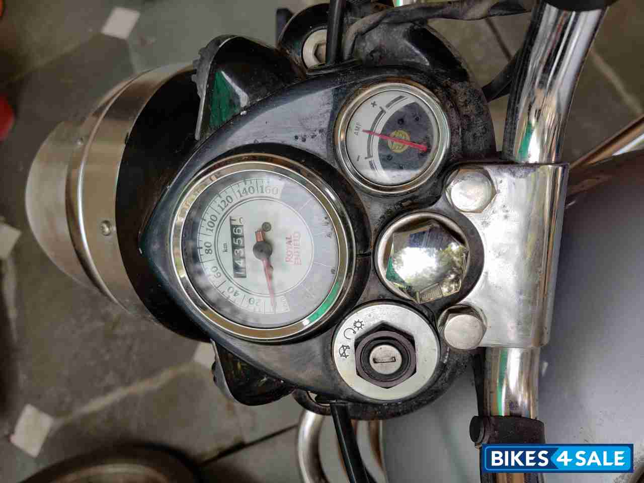 Silver Royal Enfield Classic 350 Silver Royal Enfield Classic 350