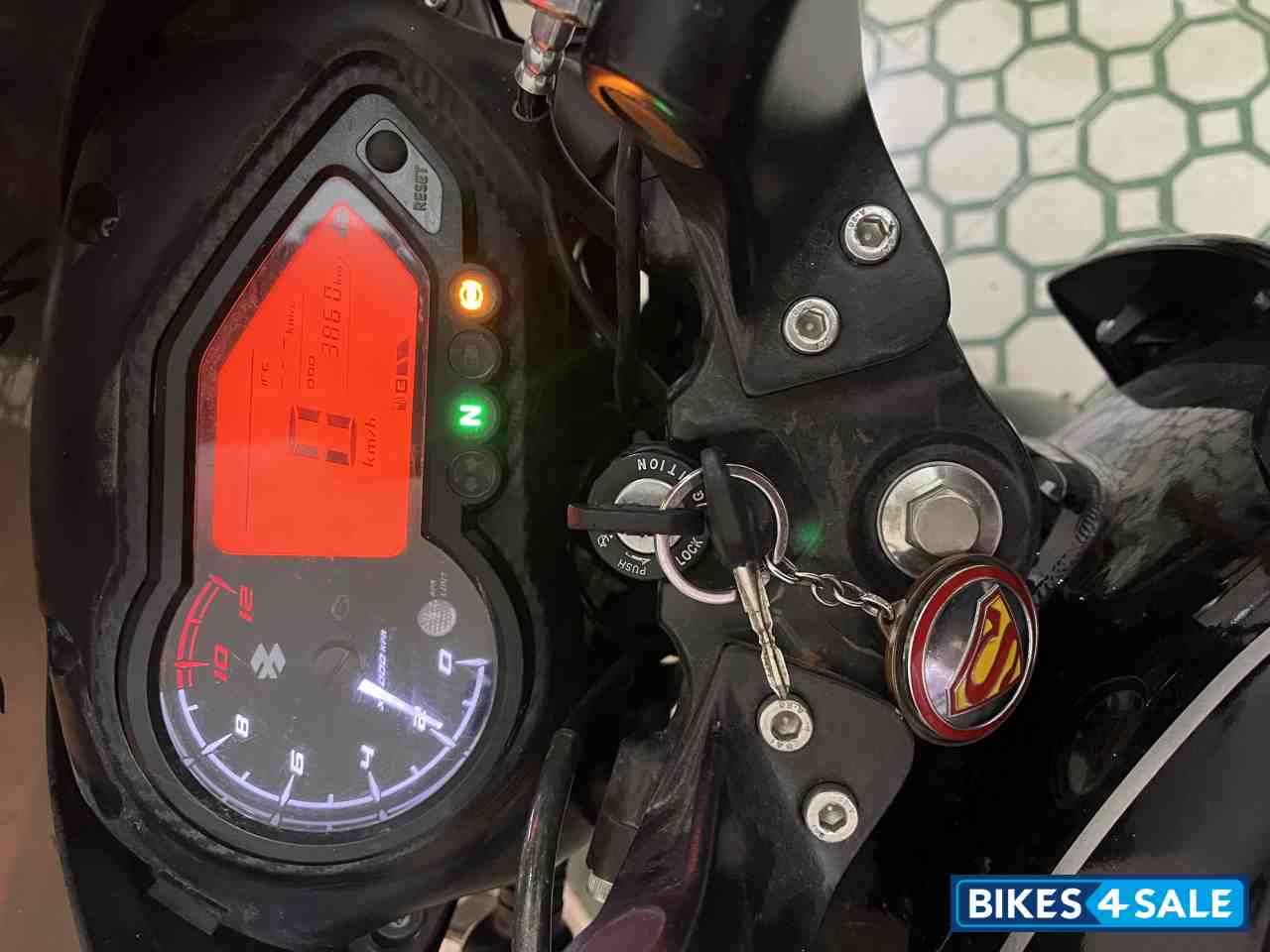 Black Bajaj Pulsar 150 BS6