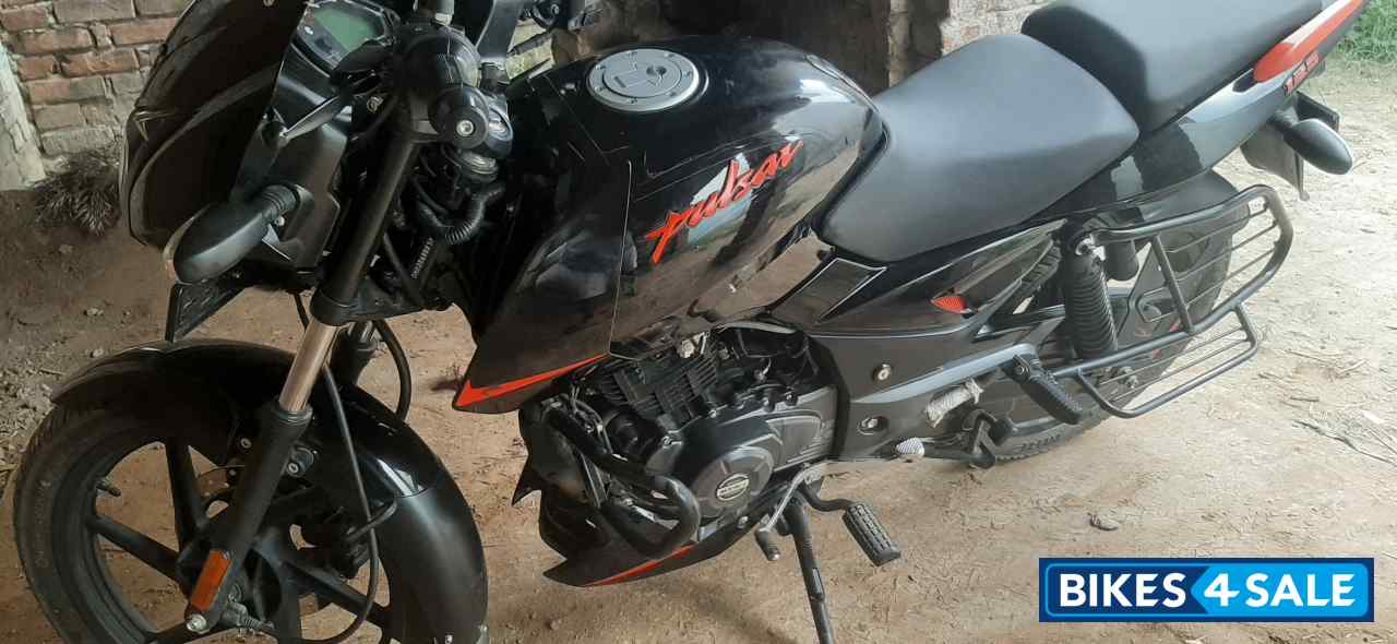 Bajaj Pulsar 125 Split Seat