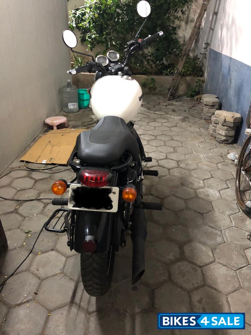 White Royal Enfield Thunderbird X 350