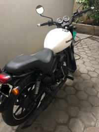 White Royal Enfield Thunderbird X 350