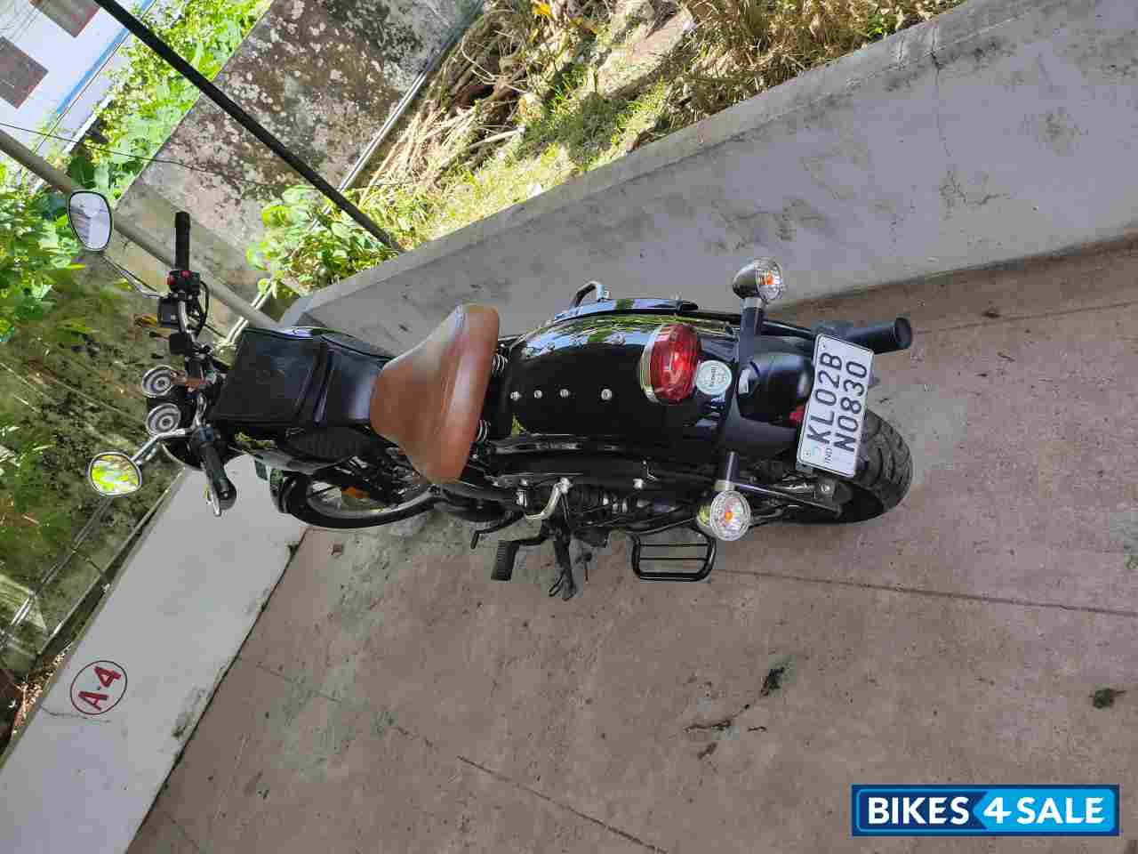 Black Benelli Imperiale 400 BS6