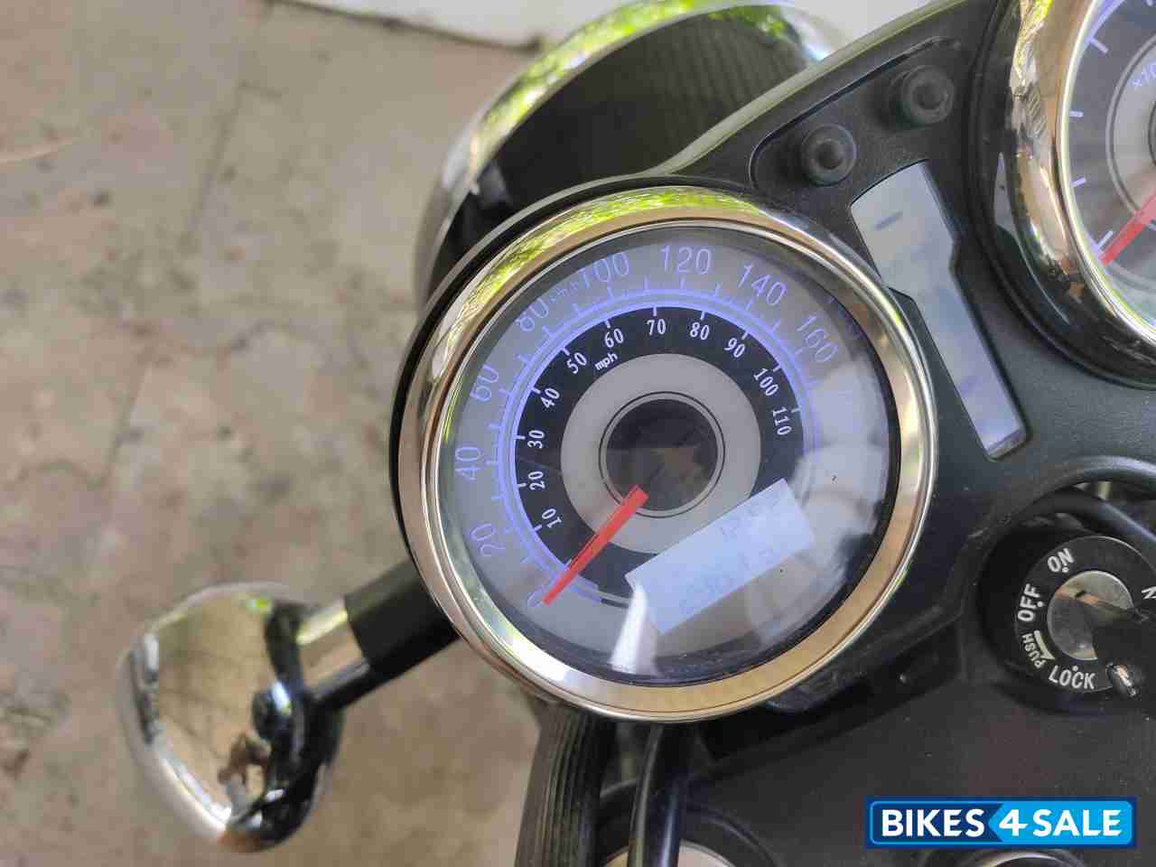 Black Benelli Imperiale 400 BS6