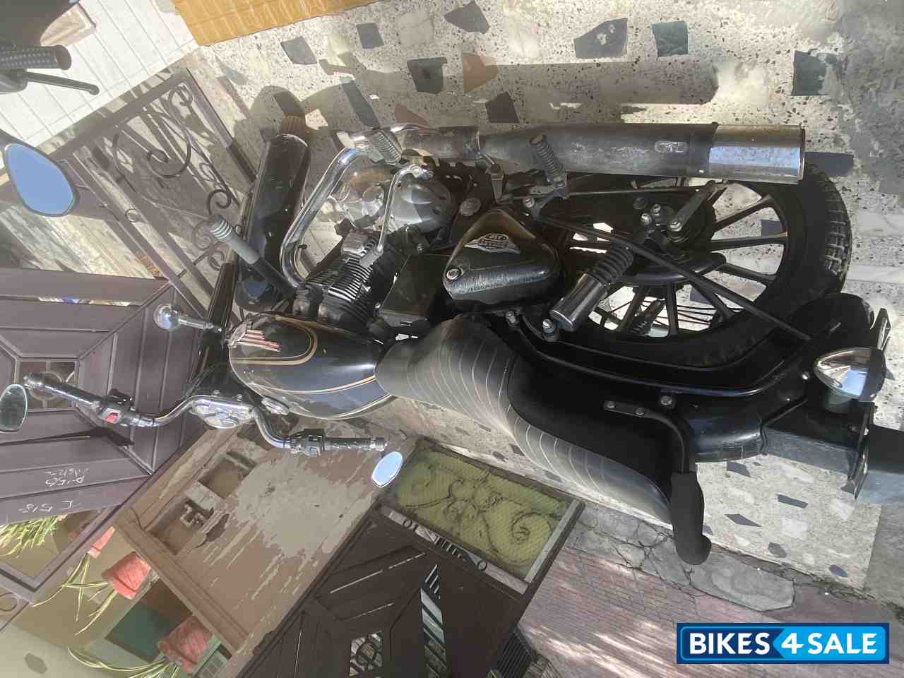 Black Royal Enfield Bullet Standard 350