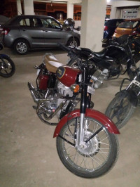 Chestnut Royal Enfield Classic 350