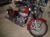 Chestnut Royal Enfield Classic 350