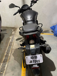 Mate Black Bajaj Dominar 400 ABS BS6