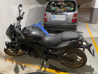 Mate Black Bajaj Dominar 400 ABS BS6