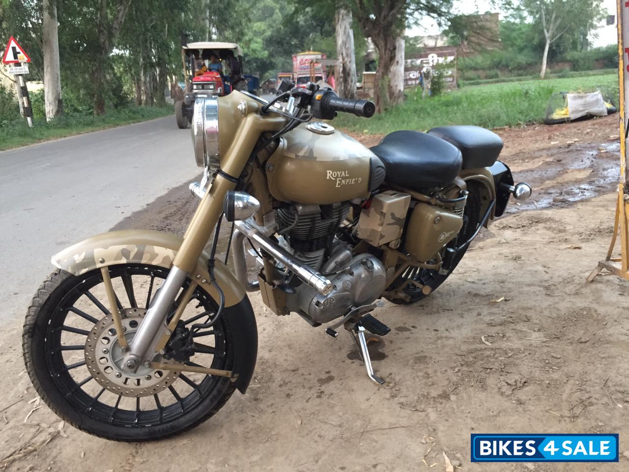 Yellow Royal Enfield Classic 500