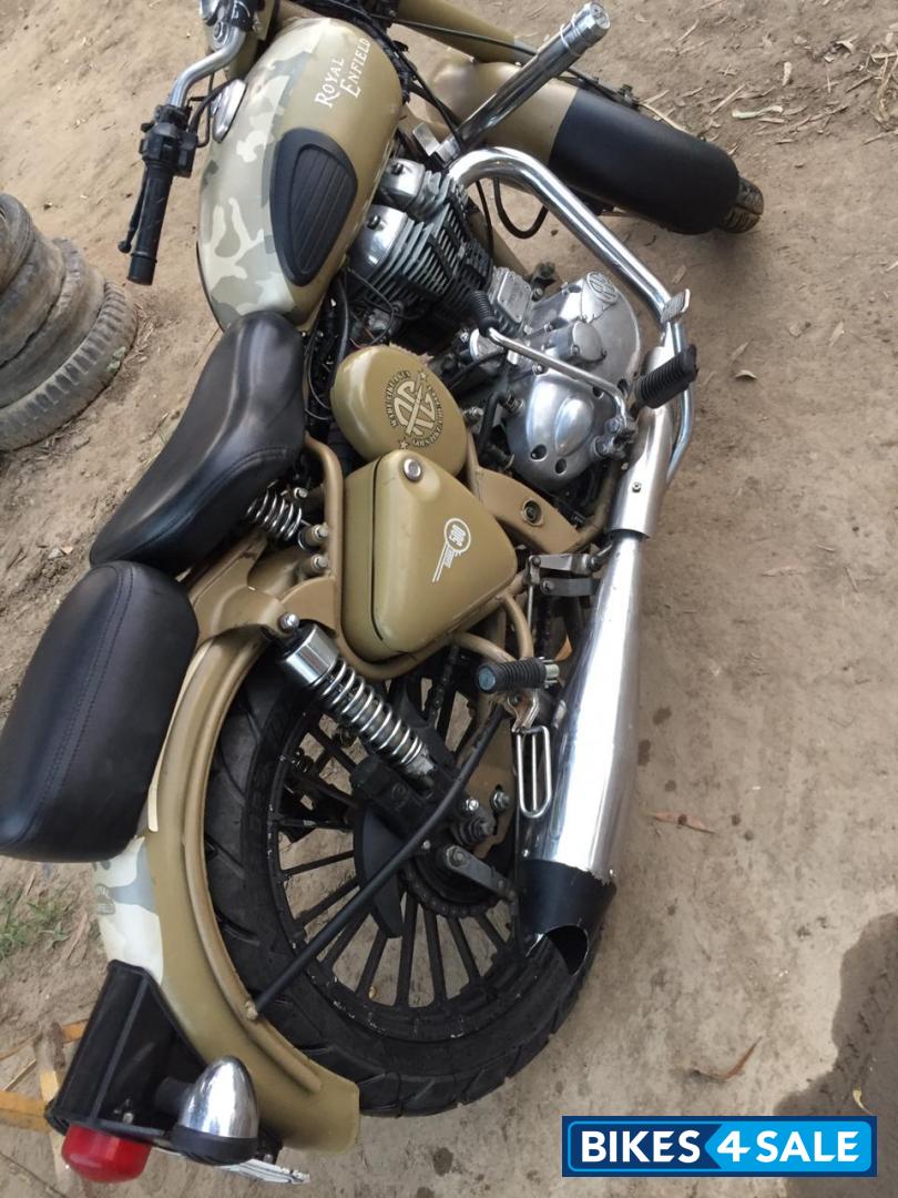 Yellow Royal Enfield Classic 500