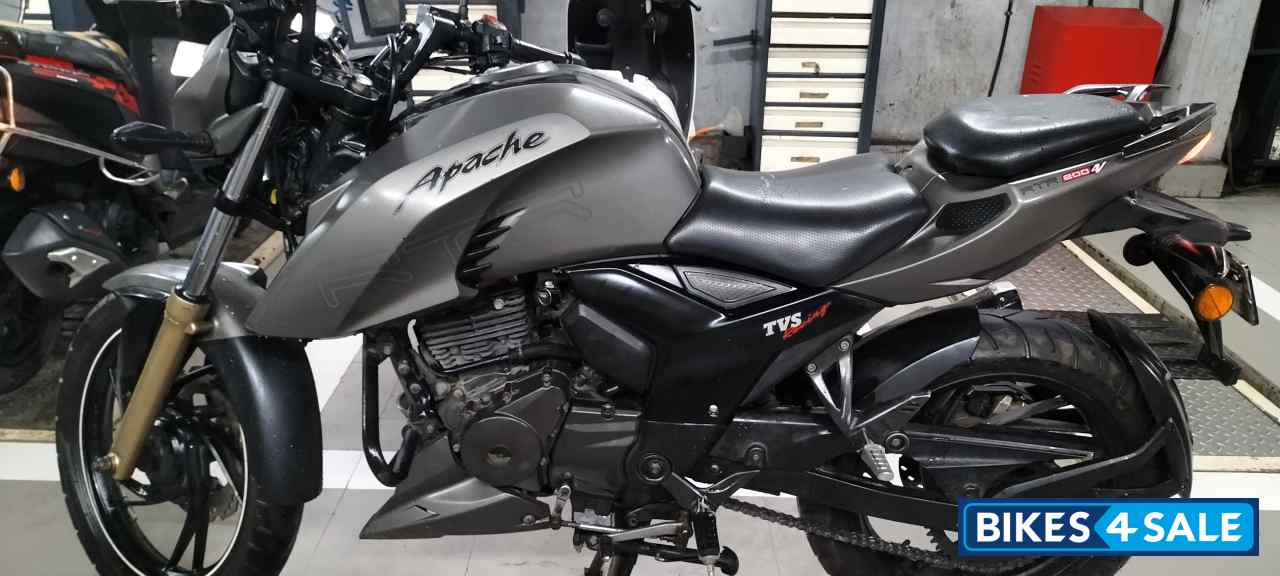 TVS Apache RTR 200 4V