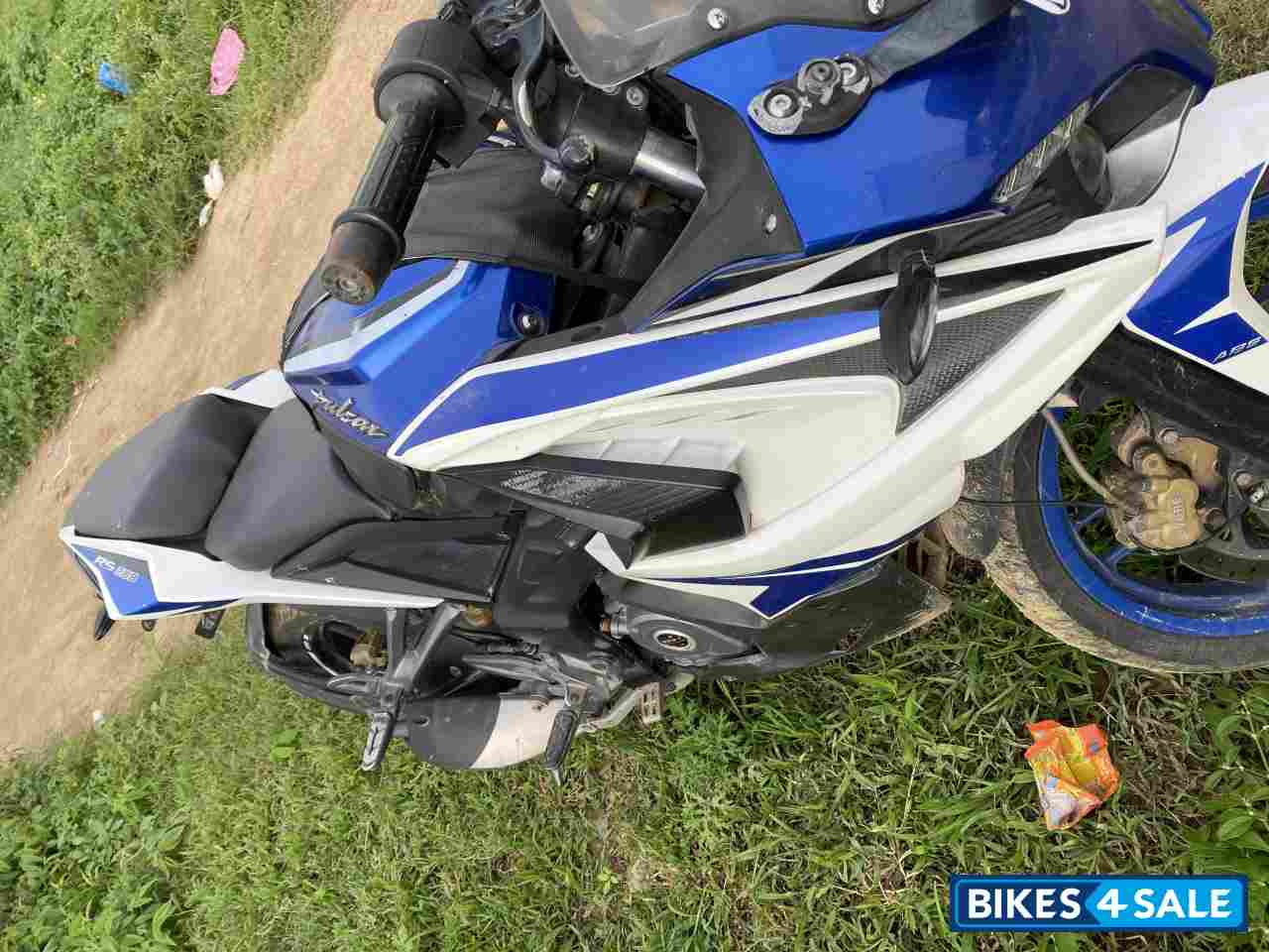 Bajaj Pulsar RS 200 ABS Bajaj Pulsar RS 200 ABS