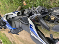 Bajaj Pulsar RS 200 ABS