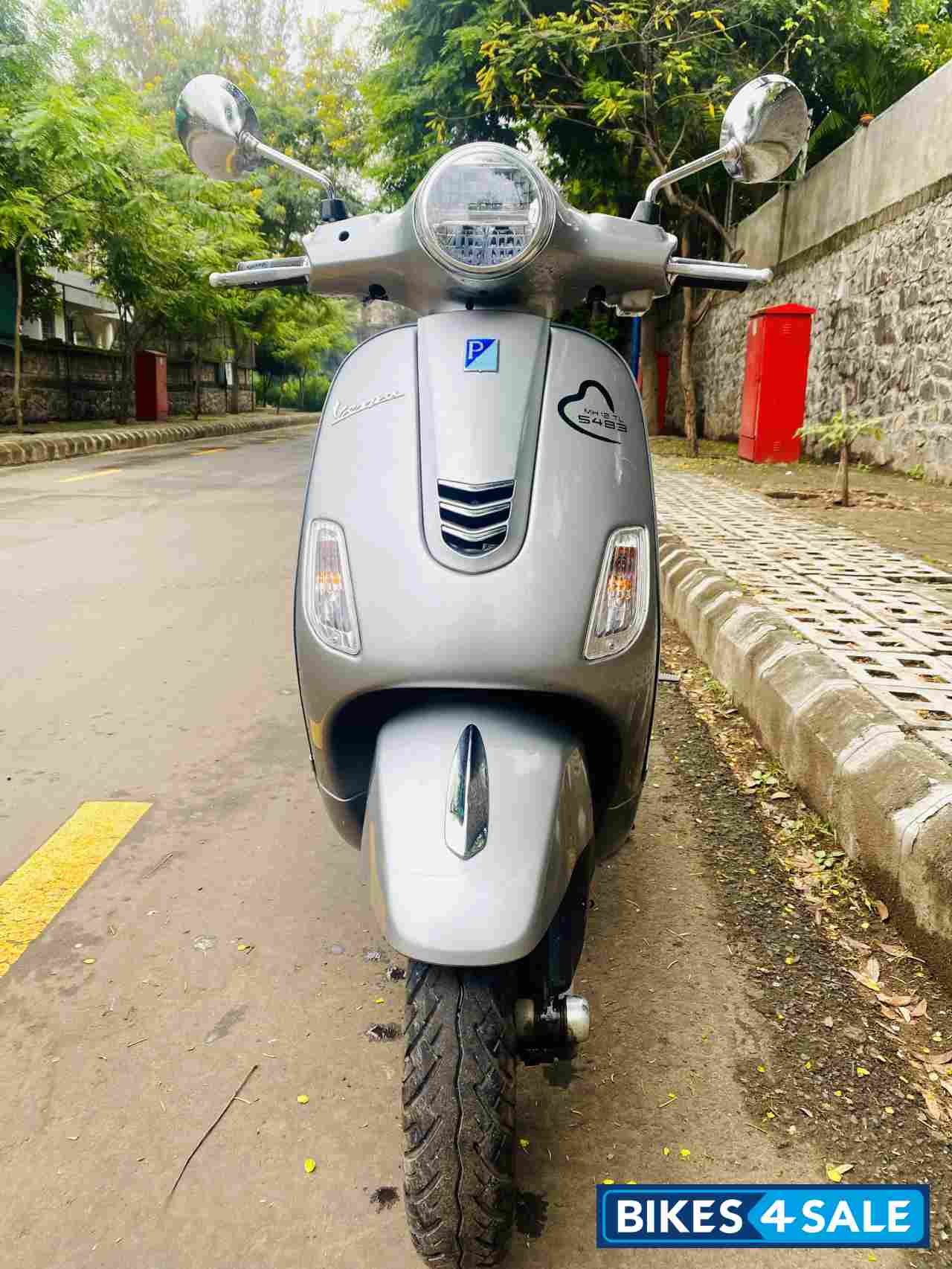 Silver Grey Vespa VXL 125 BS6