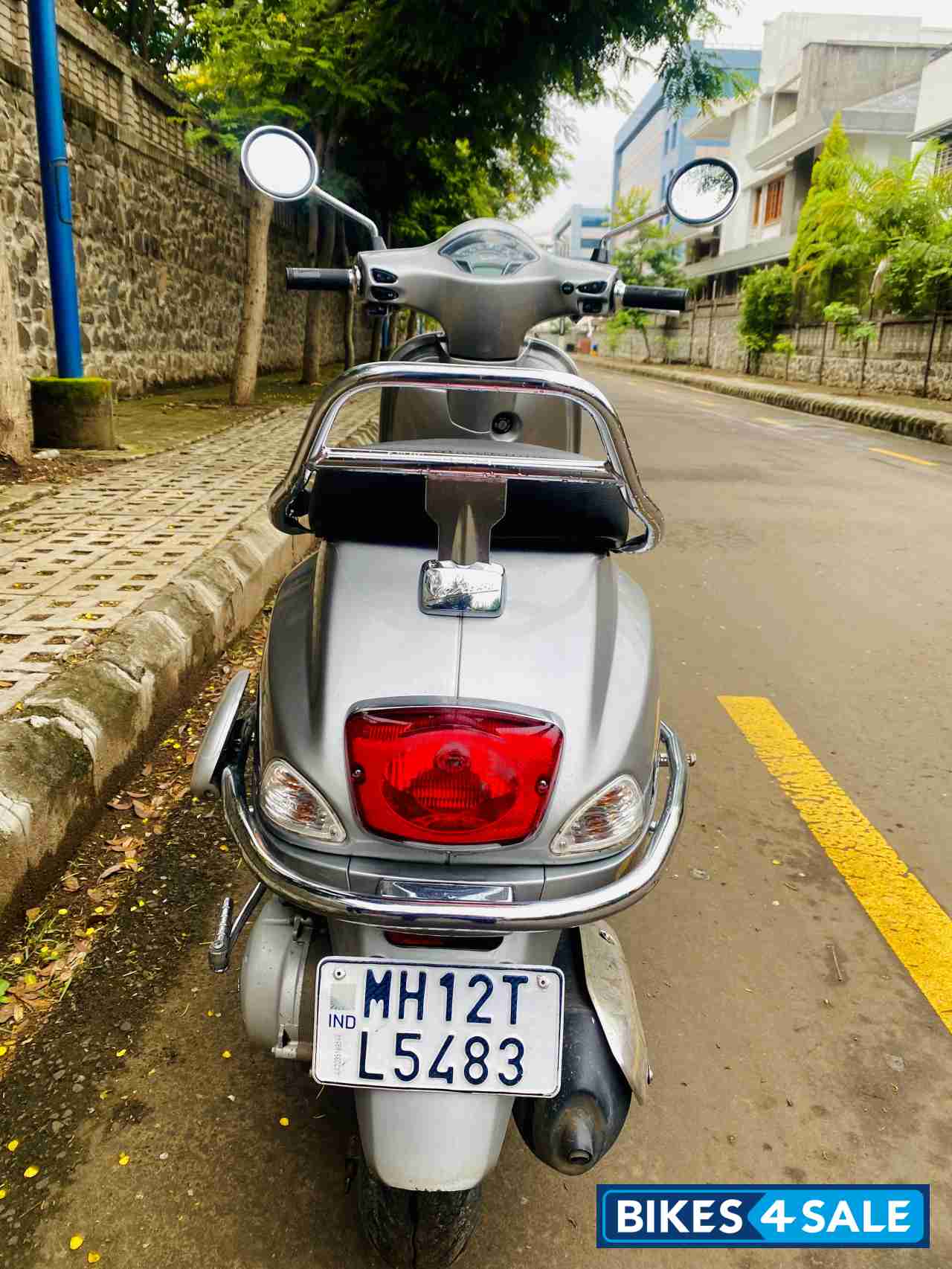 Silver Grey Vespa VXL 125 BS6