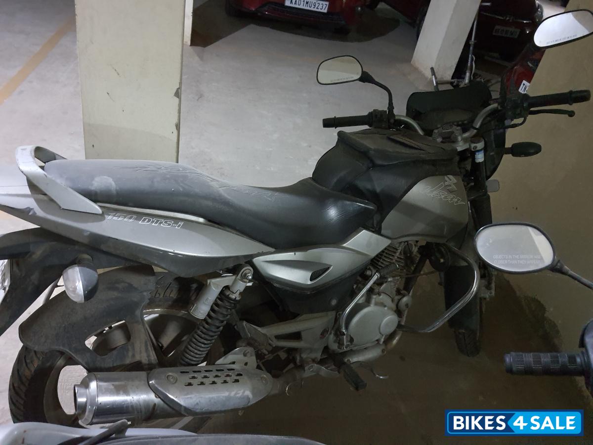 Silver Bajaj Pulsar 150 DTSi