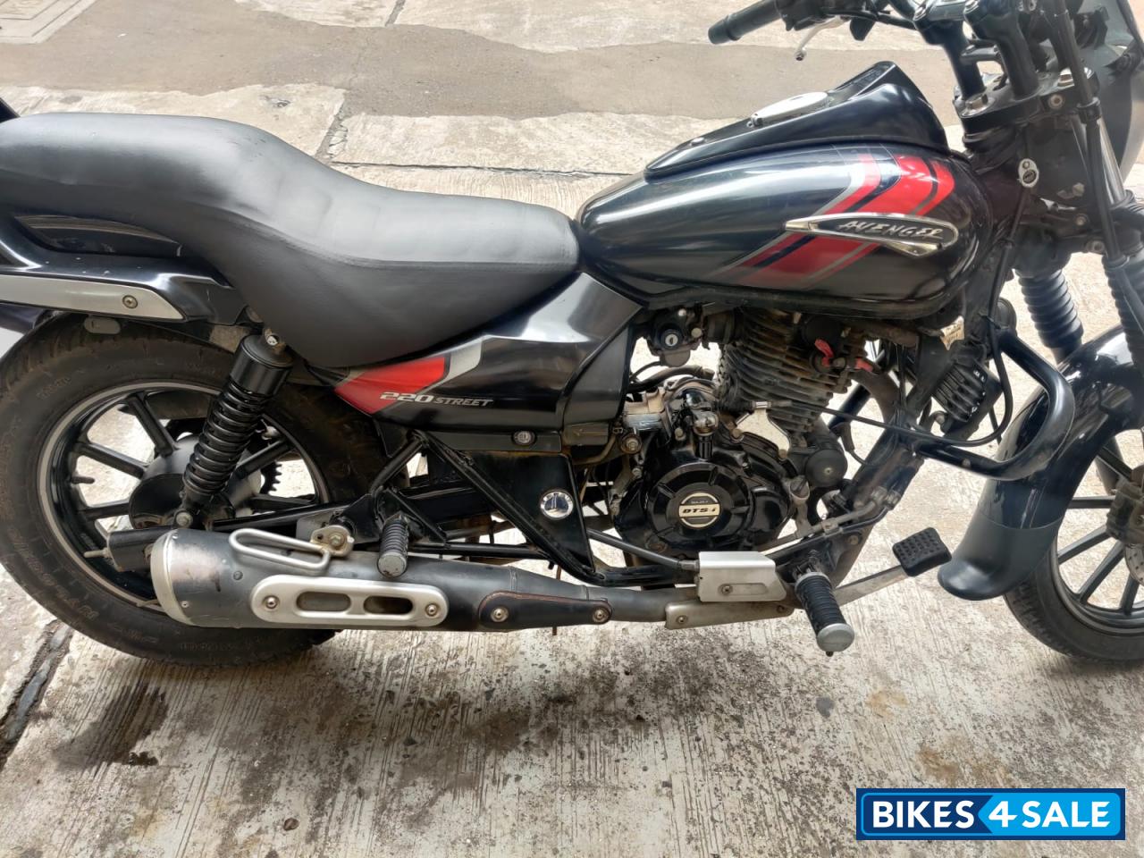 Bajaj Avenger Street 220