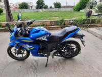 Blue Suzuki Gixxer SF