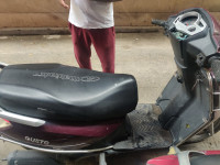 Magenta Mahindra Gusto