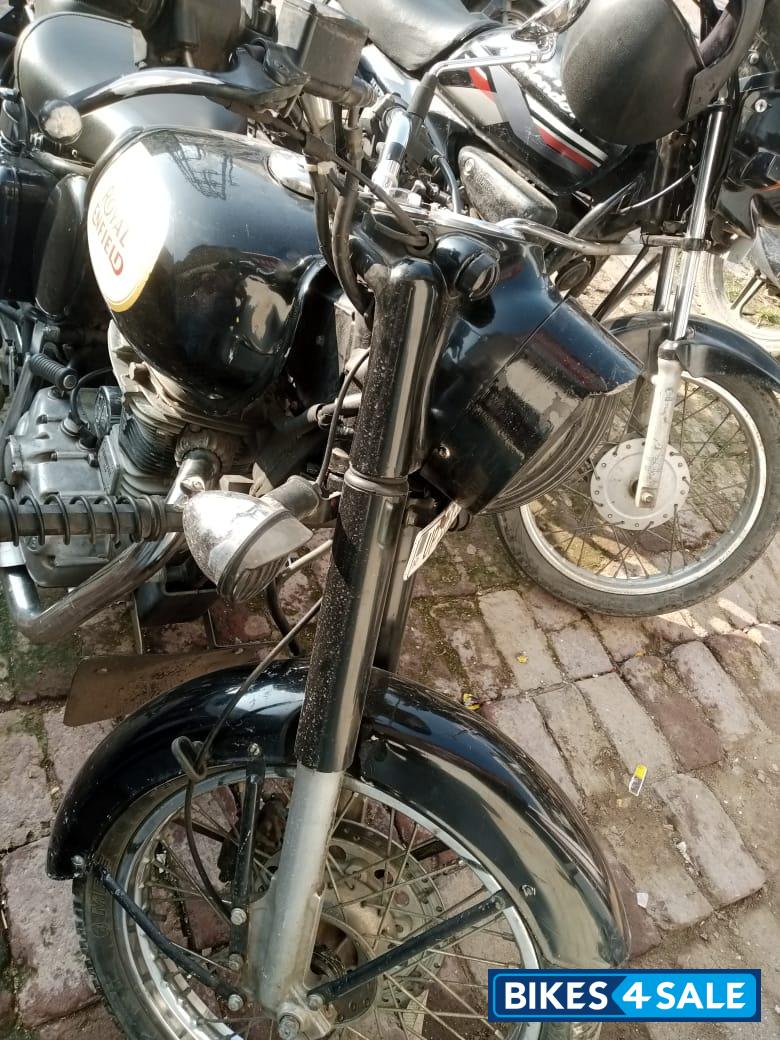 Black Royal Enfield Classic 350 Black Royal Enfield Classic 350