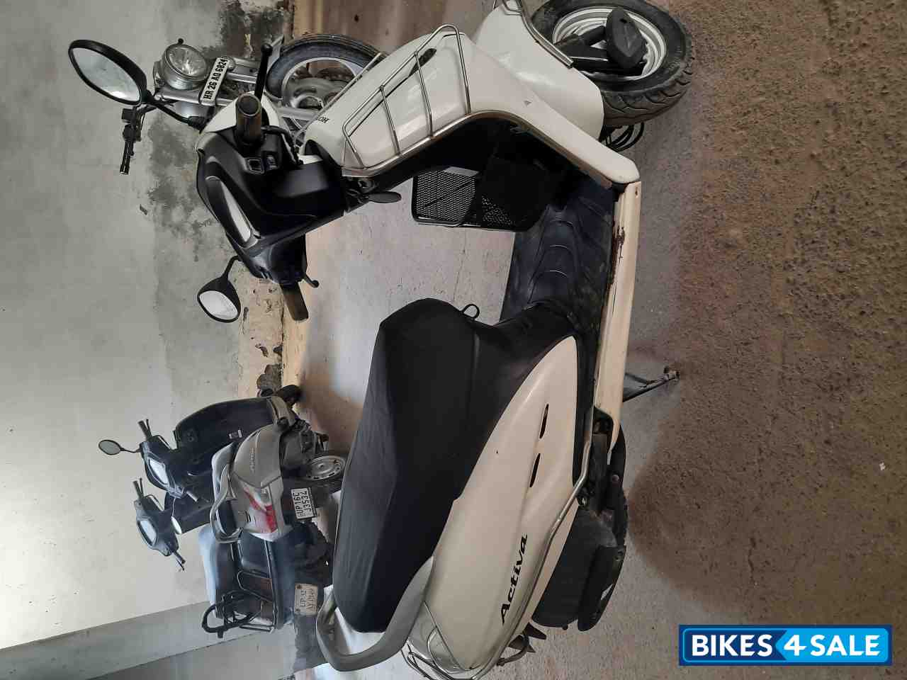 White Honda Activa