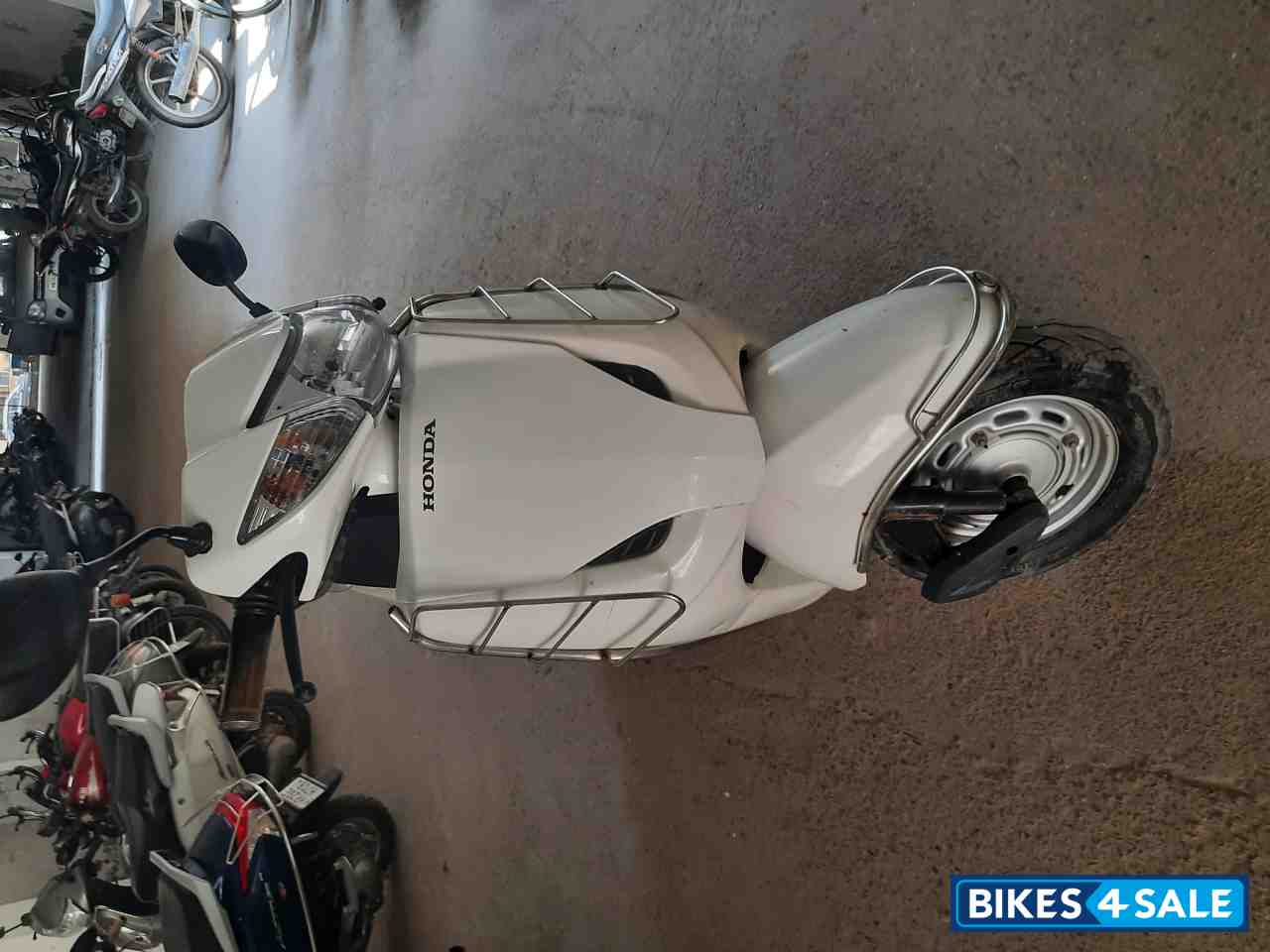 White Honda Activa