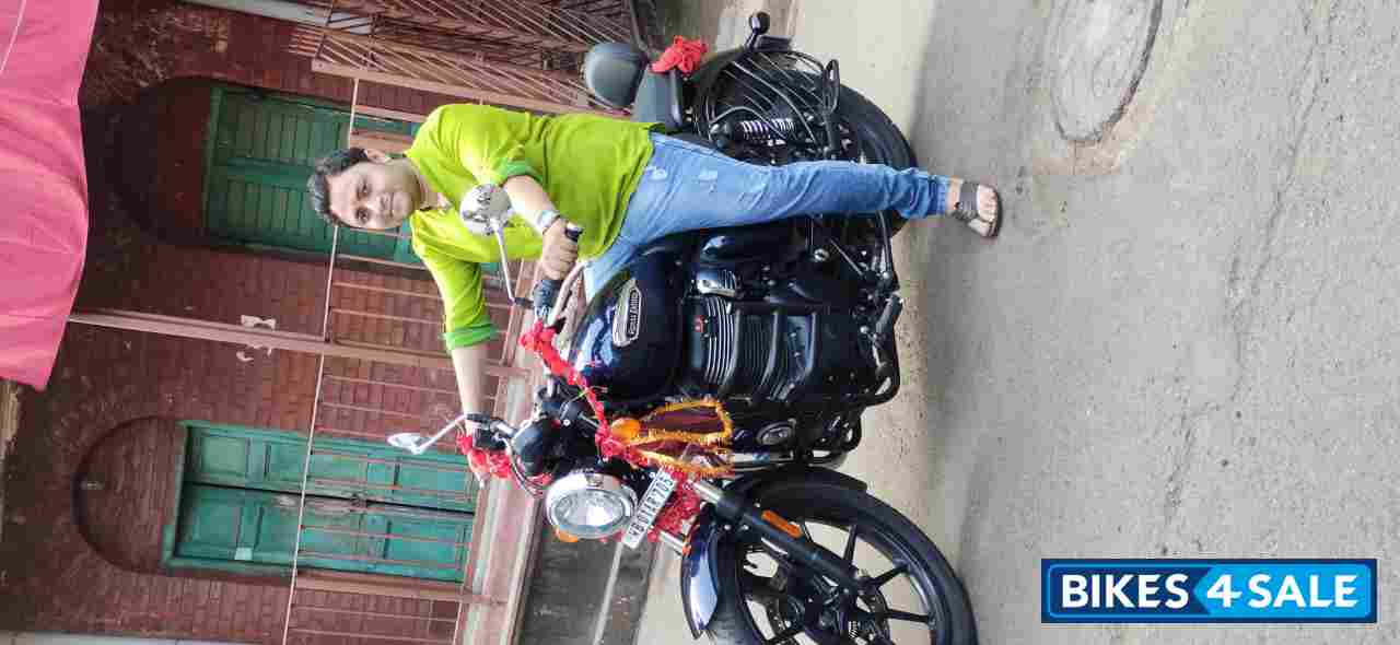 Blue Royal Enfield Meteor 350 Stellar