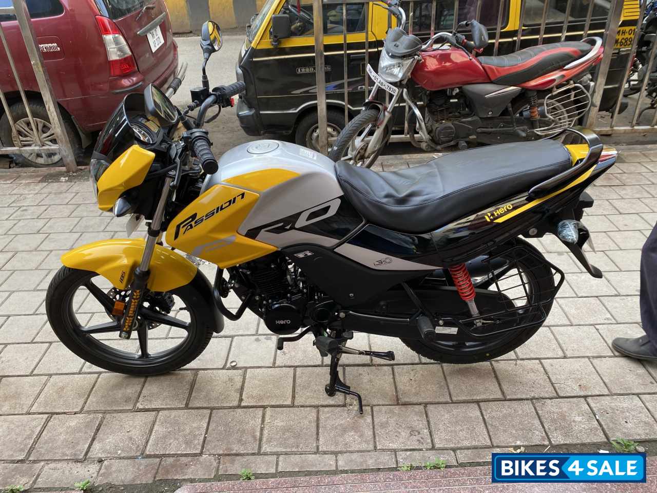 Yellow And Black Hero Passion Pro BS6