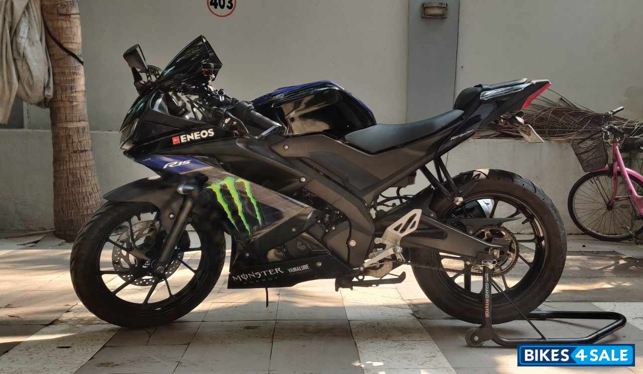 Black Monster Edition Yamaha YZF R15 V3