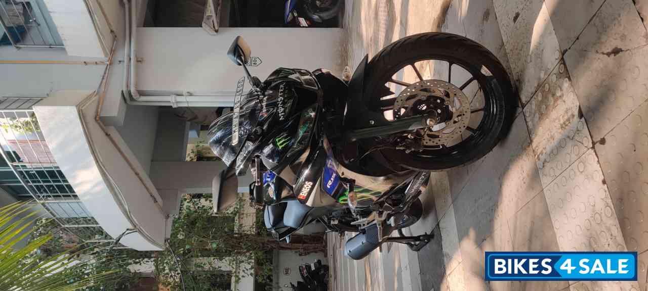 Black Monster Edition Yamaha YZF R15 V3